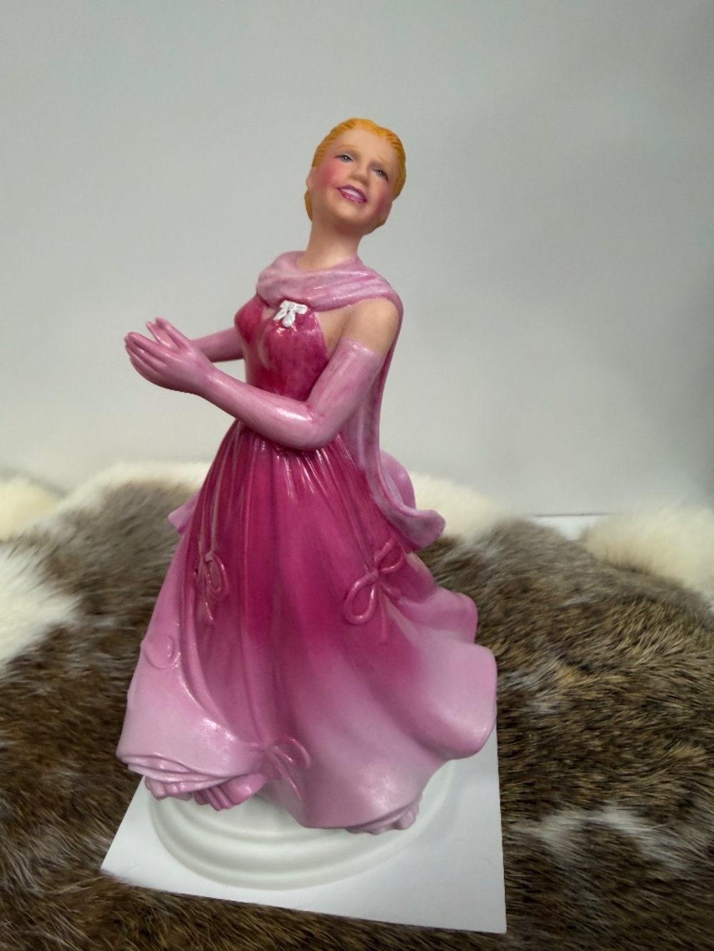 Avon- Ginger Rogers- EJ703